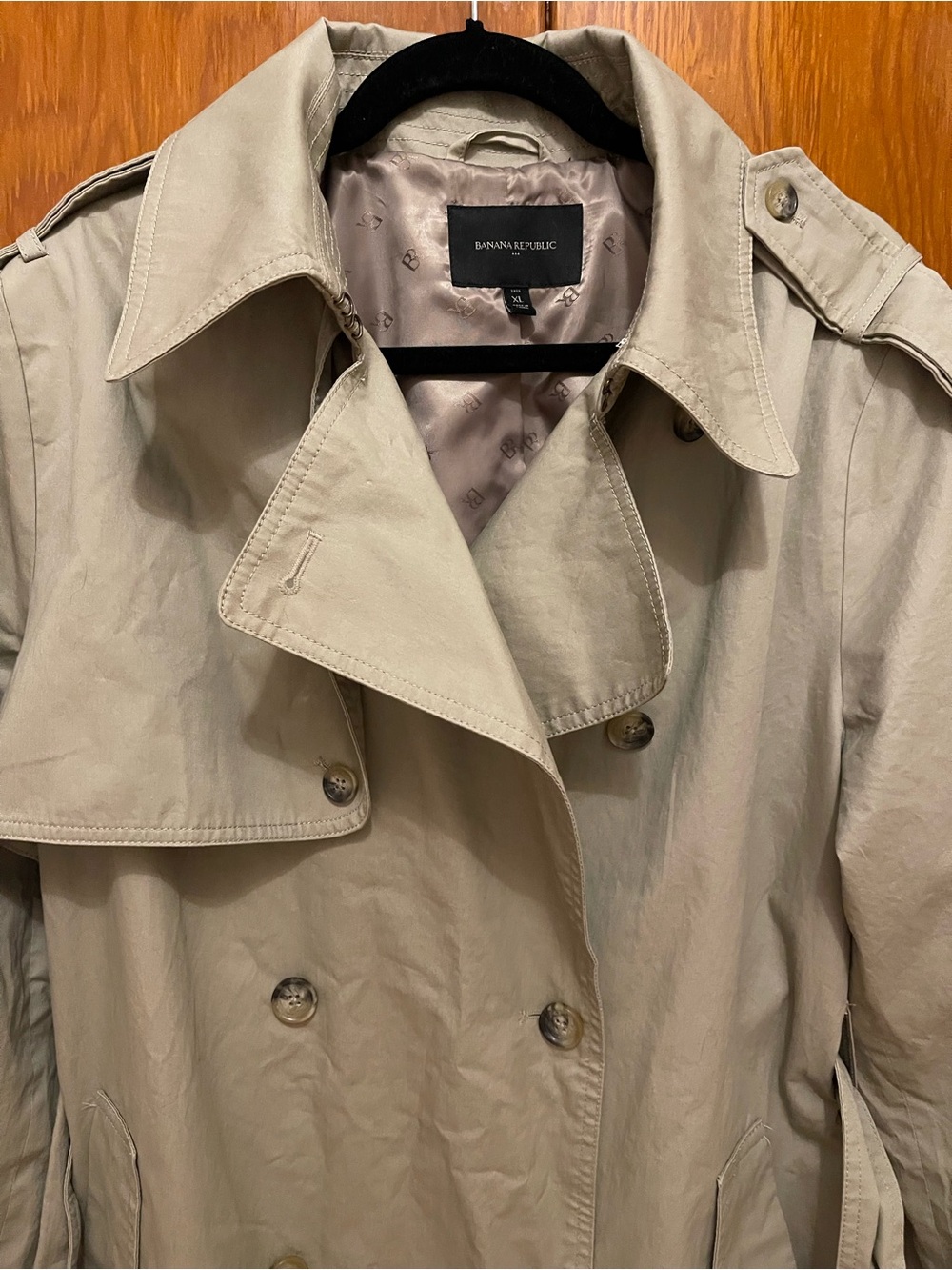 Banana Republic Women's Trench Coat in Light Beige